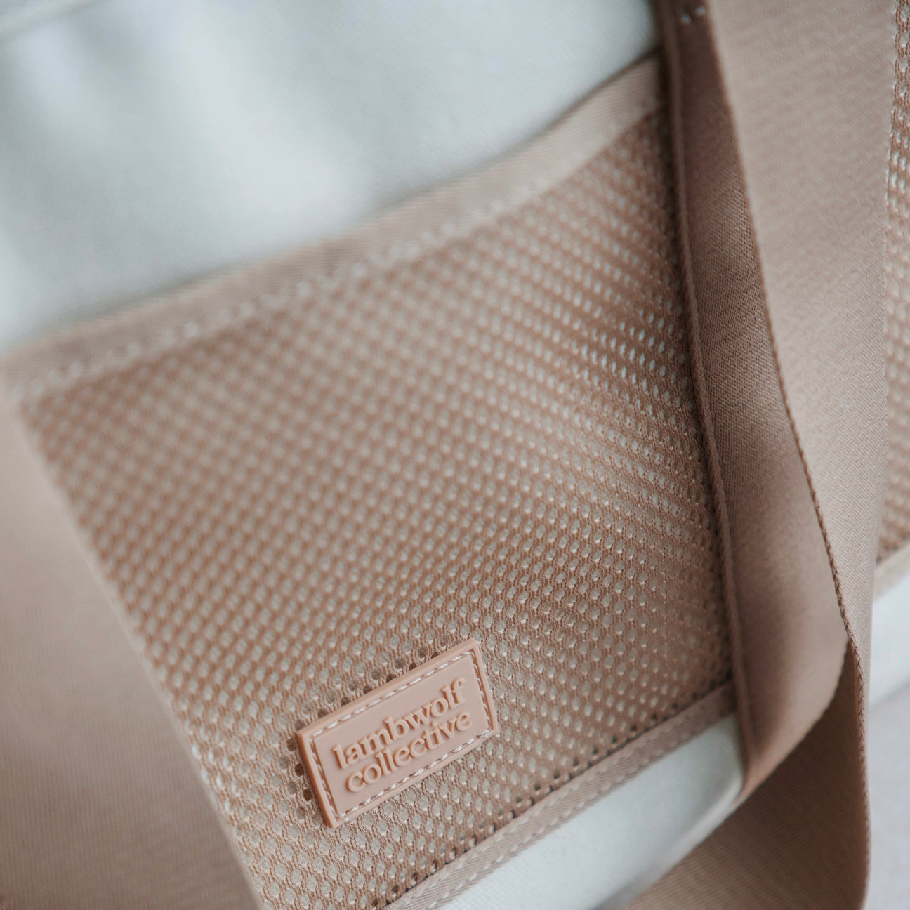 SUBWAY Petite Pet Carrycot CAMEL