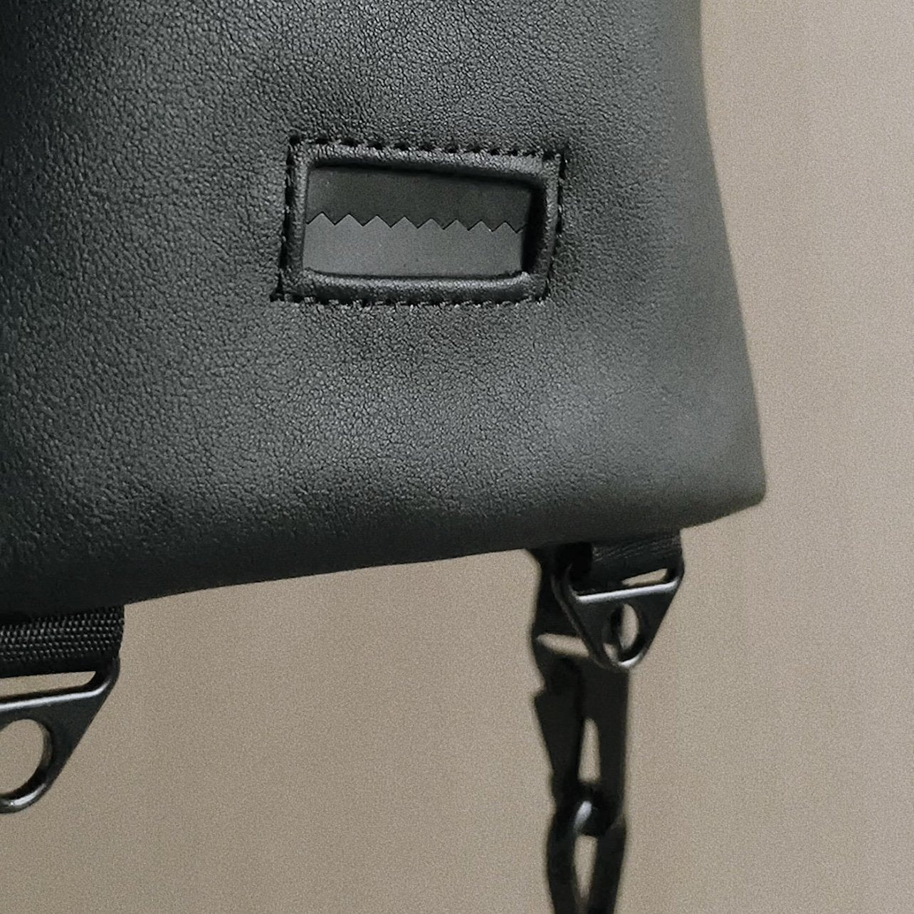 BUCKET BAG BLACK