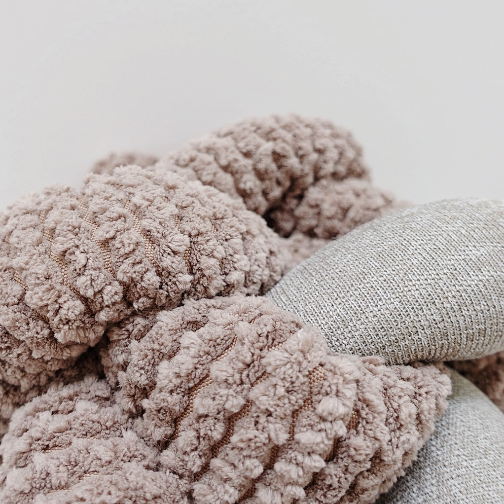 NOU™️ 4SQUEAKEARS TAUPE